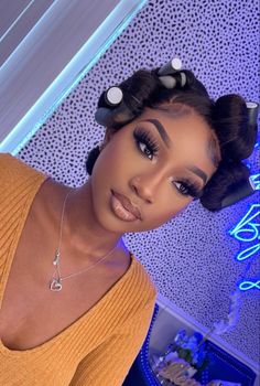 Birthday Makeup Looks, Bold Eyeshadow, Natural Prom Makeup, Face Beat Makeup, 20 Makeup, Mekap Mata, Brown Girls Makeup, Natural Glam Makeup, Glitter Makeup Looks