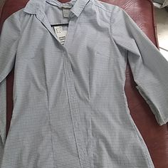 H&M Fitted Blouse Size 4 New With Tags Button-Down Cuffs Classic H&m Blouse With Button Closure, H&m Button-up Blouse For Work, H&m Button-up Workwear Blouse, H&m Long Sleeve Shirt For Work, H&m Long Sleeve Blouse With Buttons, H&m Collared Blouse For Work, H&m Button-up Tops For Workwear, H&m Office Blouse With Button Closure, H&m Office Tops With Button Closure