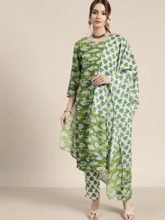 *Women Green & White Printed Kurta with Trousers & Dupatta Indian Salwar Kameez / Ethnic Clothing for Women / Bridesmaid Dress / Evening Dress / Indian Summer Wear Kurta Set Traditional Indian Wear / Ethnic Wear / Kurti Palazzo Set *Green and white ethnic printed Kurta with Trousers and Dupatta *Kurta design:- * Ethnic motifs printed *Straight shape * Regular style * Notched round neck *Three-quarter regular sleeves *Knee length with straight hem * Side slits *Viscose rayon fabric *Trousers desi Designer Kurtis, Womens Bridesmaid Dresses, Indian Salwar Kameez, White Kurta, Ethnic Print, Printed Trousers, Indian Summer, Kurta Designs, Three Quarter