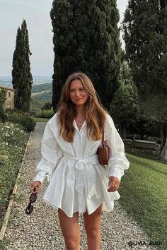 Shop Tori Piping Detail Shirt Dress at storets. Discover more Dresses bloggers approved as seen on Instagram Chique Outfit, Shirt Dress Outfit, Europe Outfits, Chique Outfits, Style Preppy, Mom Outfits, Instagram Foto, Looks Vintage, Spring Summer Outfits