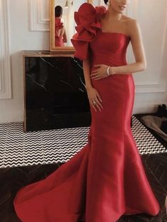 Court Train Prom Dress, Red Green Dress, Gown Floral, Evening Dresses Online, Opera Gloves, Cheap Evening Dresses, Prom Dresses Online, Mermaid Dresses, Formal Evening Dresses