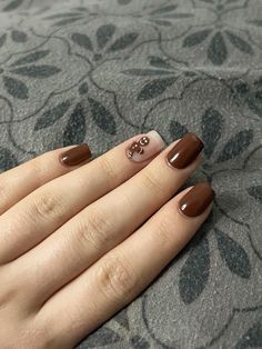 Brown Nail Christmas, Nails Square Short Christmas, Square Nails Short Christmas, Short Brown Christmas Nails, Brown Christmas Nails Short, Brown Xmas Nails, Short Nails Art Christmas, Christmas Nail Short Nails, Brown Christmas Nails Art Designs