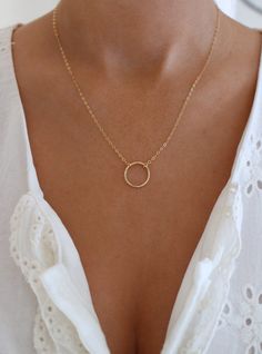 Gold Circle Necklace / Textured Open Circle / Karma Love Seed Bead Tutorials, Open Circle Necklace, Gold Circle Necklace, Karma Necklace, Gold Necklace Simple, Minimal Necklace, Diamond Solitaire Necklace, Gold Circle, Necklace Simple