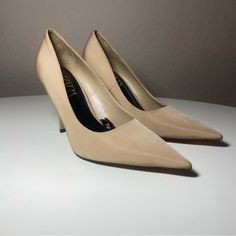 A Few Stains Discolorations On Fabric Nwt Size 40 Or 9 Zara Beige Nude Pointed Toe 4inch Heel Clear Heel Shoes, Zara Strappy, Zara Heels, Feminine Shoes, Silver High Heels, Kitten Heel Sandals, Velvet Shoes, Strappy High Heels, Beautiful High Heels