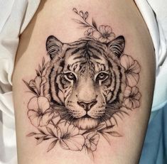 Tiger And Flowers, Tiger Face Tattoo, Tiger Head Tattoo, Tiger Tattoo Design, Hip Tattoos Women, Petite Tattoos, Geniale Tattoos, Flowers Tattoo