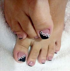 Toe Nails Ideas Spring, Black Nail Pedicure Toenails, Beautiful Toe Nails, Black Toenails With Rhinestones, Black And White Pedicure Toenails, Black Toenail Designs With Rhinestones, Pedicure Black Toenails Art Designs, Pedicure Nail Designs, Feet Nail Design