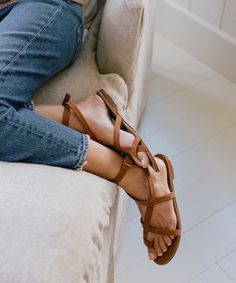 Oiled Leather Strappy Sandal Walnut Brown Sandals Outfit, Resort Accessories, 2023 Summer Fashion, Ballet Shoe, Sandals Outfit, Jenni Kayne, Christmas Party Outfits, Toe Ring, Spring 2023