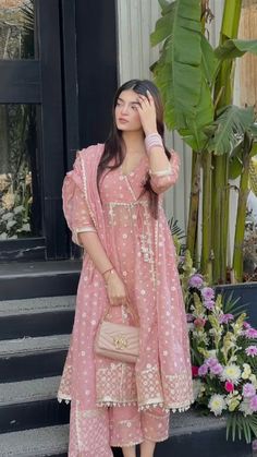 Simple Style Outfits, Suit Outfit, Long Kurta, Lover Girl, Kurti Design, Elegant Dresses Classy, Suit Design, Indian Aesthetic, Indian Fashion Dresses