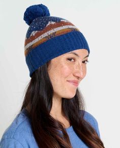 Meet us in the mountains, and don’t forget your après ski beanie. This vintage-inspired accessory adds a vibrant touch to any chilly-weather outfit. Blue Hats For Outdoor Fall Activities, Casual Beanie For Hiking, Retro Winter Hat, Retro Winter Hat One Size, Casual Hiking Beanie Hat, Retro Winter Beanie Hat, Retro Winter Beanie, Chilly Weather Outfits, Ski Bunnies