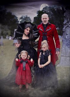 Family Halloween vampire costume Family Vampire Costume Halloween, Family Scary Costumes, Spooky Family Halloween Costumes, Spooky Family Costumes, Vampire Family Costume, Scary Family Costumes, Family Halloween Costumes Scary, Baby Vampire Costume, Scary Family Halloween Costumes