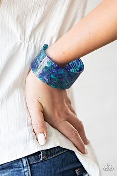 Featuring a retro watercolor pattern, a thick blue acrylic cuff curls around the wrist for an out-of-this-world colorful look. Sold as one individual bracelet. P9ST-BLXX-009XX RELEASED 13 OCT 20 Blue Cuff Bracelet, Retro Watercolor, Bracelets Trendy, Paparazzi Accessories Jewelry, Acrylic Bracelet, Whimsical Heart, Pink Acrylics, Paparazzi Accessories, Silver Bars