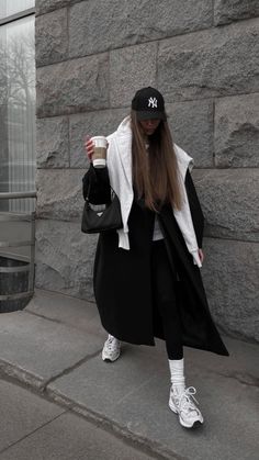 Winter Mode Outfits, Cold Fashion, Stile Hijab, Winter Fashion Outfits Casual, Outfit Chic, Cold Outfits, Pew Pew, Instagram Outfits