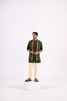 This chic set features a green dotted kurta, sleek pants, and a heavy half jacket for a bold, sophisticated look. Perfect for formal or festive occasions, the combination of the kurta and structured half jacket brings a modern edge to traditional wear. Kurta And Pants, Lehenga Suit, Half Jacket, Green Dot, Traditional Wear, Spring Break, Full Set, Custom Sizing, Sleek