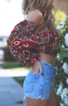 Trends | Wachabuy.com Looks Hippie, Distressed High Waisted Shorts, Mode Hippie, Hipster Grunge, Estilo Hippie, Mode Boho, Grunge Look, Bohol, Skateboarder