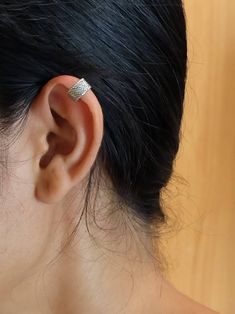 Tiny ear cuffs : 12 styles Product Detail : - Made out of Sterling Silver 92.5% - In stock ready to ship worldwide form Thailand - ear cuff high 5 mm , 8 mm diameter - The price is for 1 piece more beautiful item please visit : https://www.etsy.com/shop/chanyaandfriends More details of this product , feel free to contact me directly by sending message to the shop's owner. Silver Ear Cuffs, Jewelry Ear, Wrap Earrings, Silver Ear Cuff, Ear Cuffs, Bridal Wear, Earings Piercings, Fashion Set, Boho Jewelry