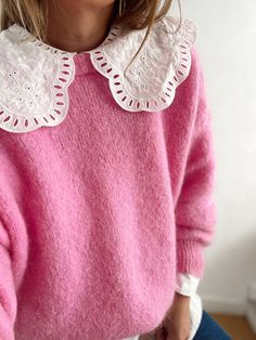 col claudine pull rose american vintage Pull Rose, Fashion 101, Fashion Fits, Outfit Goals, Colourful Outfits, Colorful Fashion, Daily Fashion, Clothing Patterns, Passion For Fashion