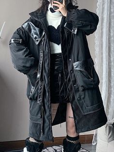 The price is for a coat only, others are not included. Garment Size SizeS-MM-LFull Length8690Bust124128Sleeve Length6465 Grunge Coat, Dnd Artificer, Winter Goth, Big Coat, Punk Clothes, Airport Fit, Baggy Outfit Ideas, Alt Aesthetic, Black Punks