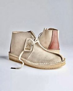 Desert Trek Clarks, Clarks Shoes Mens, Desert Boots Women, Clarks Originals Desert Boot, Chukka Sneakers, Diy Sneakers, Clarks Wallabees