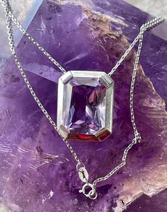 Vintage Amethyst Pendant Jewelry, Silver Amethyst Faceted Necklaces, Vintage Silver Crystal Necklaces With Faceted Details, Antique Handmade Amethyst Necklace, Luxury Faceted Amethyst Necklaces, Crushed Stone, Vintage Jewelry Box, Vintage Mexican, Vintage Necklace