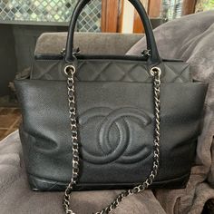 Medium Cc Size Tote 13 X5 X8 Perfect Condition Inside Is Totally Clean. Literally Never Used, I Don’t Have The Card Or The Cover But I Have Had It Authenticated By Real Real And Rebag. Chanel Tote, Real Real, Authentic Design, Chanel Deauville Tote Bag, Chanel Bags, Womens Tote Bags, Size 13, Chanel, Conditioner