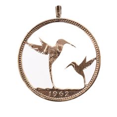 Colibri Coin Pendant is just one of many animals we can carve in to a coin. If you would like this design on the different coin, please contact us.  Our non sterling silver jewellery is protected with a metal clear solution preventing items from tarnishing. All of our pendants arrive neatly packaged in a black branded with the Thornhill logo box and with black waxed cord approximately 60 cm long. Our real speciality coin jewellery. Handmade with care and without lasers - some of these take ages! Hummingbird Jewelry, Hummingbird Gifts, Hummingbird Necklace, Bird Charm, Bird Pendant, Bird Necklace, Coin Ring