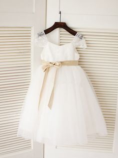 Ivory Tulle Skirt, Tea Length Flower Girl Dress, Tulle Dress Long, Gonna In Tulle, Princess Flower Girl Dresses, Ivory Flower Girl, Princess Flower, Ivory Flower Girl Dresses