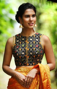 Blouse Back Designs, Black Blouse Designs, Sleeveless Blouse Designs, Navratri Dress, Lehenga Blouse Designs, Blouse Back, Indian Saree Blouses Designs