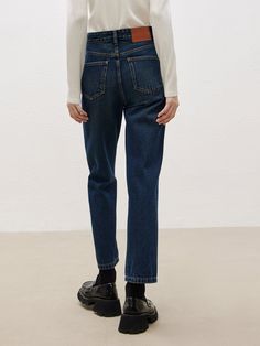 MO&Co.Women High Waist Ankle Jeans with Straight Features : - Straight leg, ankle length- High waisted- Button and zip closure Code: MBB4JENT19The back length of size M is 92.5cm MATERIALS & CARE : Material: 68% Cotton 32% LyocellMachine wash separately under 30℃Do not bleach, lay flat to dry in the shadeDo not tumble dry, iron at low temperatureDo not dry clean, and do not soakPlease wash with special detergent for silk and woolReverse into mesh bag for washingSpecial process parts:Do not rub, Classic Cropped Leg Denim Flare Jeans, Classic Blue Cropped Leg Flare Jeans, Classic Blue Cropped Flare Jeans, Classic High Waist Dark Wash Flare Jeans, Classic Cropped Leg Denim Blue Jeans, Classic High Rise Denim Blue Flare Jeans, Classic Cropped Leg Denim Jeans, Classic Mid-rise Blue Flare Jeans, Classic Dark Wash Flare Jeans