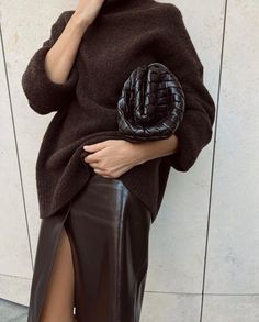 All Brown Outfit, The Round Up, Earth Colours, Camila Morrone, Brown Outfit, Couture Details, Autumn Outfit, Round Up, Fall Looks