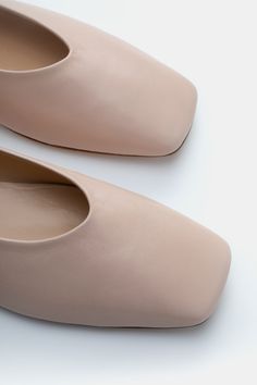 Square toe ballerina in blush leather with patent heel Beige Almond Toe Ballet Flats For Work, Sleek Spring Ballet Flats With Almond Toe, Elegant Beige Flats With Square Toe, Elegant Beige Square Toe Flats, Chic Beige Ballet Flats With Leather Sole, Chic Beige Square Toe Flats, Beige Square Toe Chic Flats, Cream Almond Toe Ballet Flats For Work, Chic Pink Almond Toe Ballet Flats