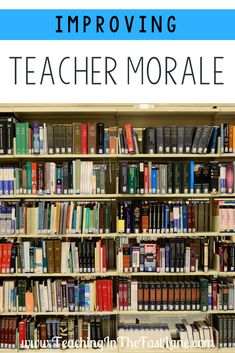 a bookshelf filled with lots of books and the words 10 libros sobre familia