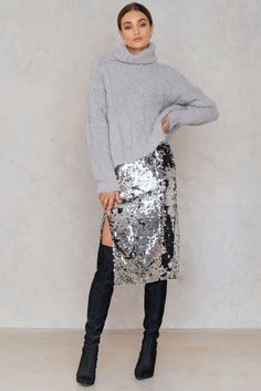 Silver Sequin Skirt, Sequin Midi Skirt, Silver Skirt, Sequin Outfit, Moda Chic, Looks Street Style