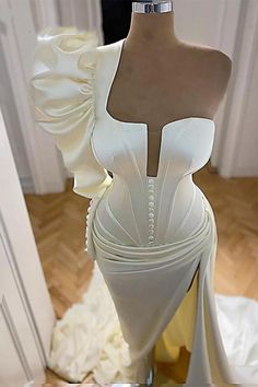 White Prom Dresses Long, White Prom Dresses, White Prom Dress Long, Dresses Long Formal, White Prom, White Prom Dress, Gowns Online, Dresses Elegant, Prom Party