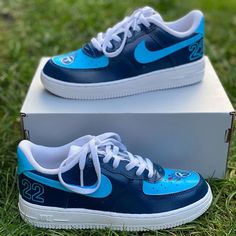 - Hand-painted with Angelus Leather Paints - Worldwide shipment.  - All customs are waterproof  scratch resistant. - ALL PICTURES ARE SELFMADE Painted Air Force 1, Shoe Artwork, Black Air Force 1, Air Force 1 Sneakers, Air Force 1 Custom, Custom Air Force 1, Nike Air Shoes, Cute Nike Shoes, Leather Paint