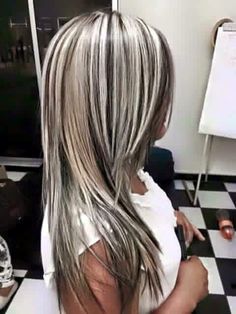 Thinking about this gray or something similar. Types Of Hair Color, Hair Color Styles, Hair Streaks, Color Highlights