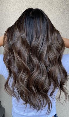 Dark Chocolate Brown Hair, Highlights For Dark Brown Hair, Black Hair Balayage, Dark Brunette Hair, Hair Color Chocolate, Chocolate Hair