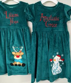 This adorable reindeer applique dress can be enjoyed all holiday season! This comfortable dress is perfect for family parties, school parties, Christmas shopping, holiday photo shoots and pictures with Santa. Listing includes a personalized jade green stretch velvet dress with your choice of an appliquéd reindeer, snowman or penguin. Dress is personalized with child's single or three initial monogram or single first name or first and middle names using red thread. If you prefer, Merry Christmas Cute Green Holiday Dress, Cute Green Festive Dress, Cute Green Dress For Festive Occasions, Cute Green Dresses For Festive Occasions, Cute Green Winter Dress, Cute Green Dress For Winter, Green Short Sleeve Dress For Holiday, Festive Short Sleeve Holiday Dress For Christmas, Cute Green Dresses For Holiday