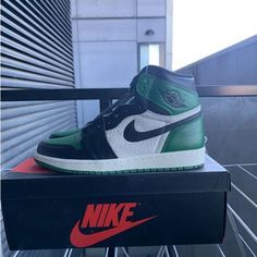 Brand New Sz 10 Pine Green High Top Jordan 1 Pine Green, Shoes Jordan 1, Jordan Green, Shoes Jordan, Pine Green, Jordans For Men, Jordan Shoes, Jordan 1, High Top