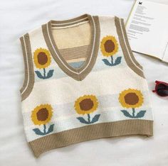 Vintage Flower Sleeveless Sweater Woman Streetwear, Vest Knitted, Apricot Sweater, Aesthetic Sweaters, Sweater Sleeveless, Sleeveless Knit Top, Sweater Vest Women, Sleeveless Pullover, Vintage Cardigan