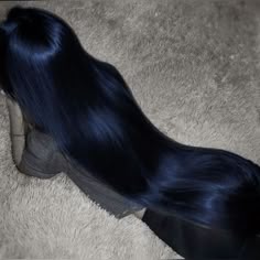 Blue Black Hair, Dark Blue Hair, Hair Dyed, Zodiac Academy, Youtube Money, Pretty Hair Color, Hair Stylies, Long Black Hair