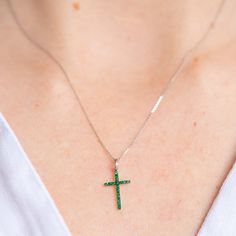 Presentation: Individual UnitMain Gemstone: Natural EmeraldsStone Weight: 0,08 ctChain Length: 45cm/17 Inch Lenght Note:Stone size dimensions and weight may vary aproximately +- 5% Elegant Green Cross Necklace, Green Necklace With Pave Setting As Gift, Elegant Green Cross Pendant Necklace, Emerald Cross, Bridal Rings, Cross Pendant, Necklaces Bracelets, Emerald, Presentation