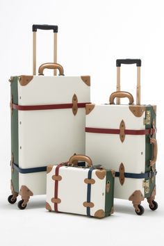 Inspired by the greatest period of traveling, the roaring 1920s, Cotrunkage’s handcrafted minimalism vintage luggage set features a dense wrap-around microfiber leather body that is complemented by heavy-duty corned stitching for maximum protection. The soft leather handle is plush to the touch and wears handsomely over time as the bronze TSA locks lighten with every adventure. We’ve also woven art print lining across the entire bag for a touch of detail and chic flair to sharpen your look. So p Roaring 1920s, 3 Piece Luggage Set, Travel Trunk, Christmas China, Vintage Suitcases, Woven Art, Vintage Suitcase, Vintage Luggage, Green Pearls