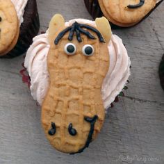 some cookies that have been decorated to look like horses