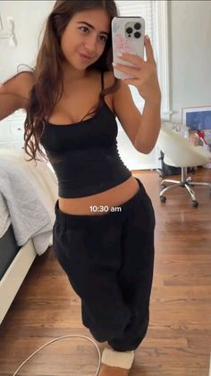 Demetra Dias, Lazy Fits, Pic Poses, Fasion Outfits, Pic Pose, Dream Style, Cute Everyday Outfits, Miss Me Jeans, Fit Inspo