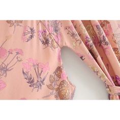 Demuestra tu amor por los tesoros antiguos con nuestro Kimono Poppy. Las mangas tipo ala brindan una gran cobertura para los brazos y la forma dramática se ajusta con una faja simple. Usa tu kimono sobre un traje de baño, con jeans y una camiseta, o envuélvete con un bonito cinturón y tacones. La forma en que uses este hermoso kimono depende de tus mareas.




Detalles:



Kimono Poppy de estilo natural y fajín en la cintura

mangas anchas




forma recta, bata frontal abierta hasta la rodilla

la tela estampada no se estira




Etiqueta Ainoway




Tela + Cuidado:

Algodón mezclado con rayón. Lavar a máquina en agua fría; ciclo bajo. Seco bajo. 










Kimono de amapola, kimono rosa, kimono de flores rosas, vestido de kimono, chaqueta de kimono, chaqueta de kimono larga, chaqueta Bohemian Style Kimono, Long Floral Kimono, Women Robes, Clothing Exchange, Short Kimono Robe, Flower Kimono, Kimono Floral, Pink Kimono, Long Sleeve Kimono