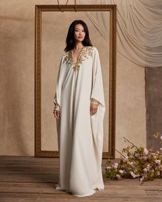 Luxury Evening Sharara With Pallu, Designer Wear Embellished Floor-length Kaftan, Party Embellished Floor-length Kaftan, Silk Hand Embellished Floor-length Kaftan, Embellished Silk Floor-length Kaftan, Rich Fashion, Pamella Roland, Beautiful Long Dresses, Ankara Dress Styles