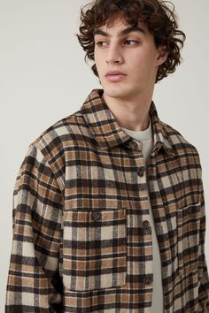 Heavy Overshirt Brown Top With Button Closure And Casual Collar, Winter Relaxed Fit Shirt With Buttons, Winter Shirt With Buttons And Relaxed Fit, Winter Relaxed Fit Shirt, Casual Winter Shirt With Pockets, Casual Single Breasted Tops With Camp Collar, Oversized Brown Shirt For Workwear, Winter Button-up Shirt With Relaxed Fit, Winter Flannel Shirt With Snap Buttons