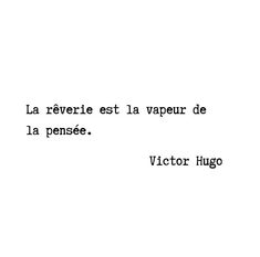 a black and white photo with the words victoria higo written in spanish on it