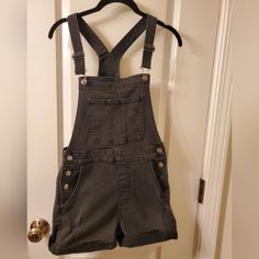 No Boundaries Black Denim Shortalls Size Medium(7-9) Brand New Never Worn Material: 99% Cotton/1% Spandex Care: Machine Washable Fit: Semi-Fitted Neckline: Square Neckline Closure: Adjustable Shoulder Straps With Clasp Closures Sleeves: Sleeveless Pockets: Front Pouch Pocket; 2 Side Pockets; 2 Back Pockets Features: Elastic Back; Cuffed Leg Openings; Distressed Detail Trendy Black Shortalls For Summer, Black High-waisted Denim Jumpsuit With Pockets, Black Cotton Shortalls With Pockets, Black High Waist Casual Denim Jumpsuit, Black Denim Overalls For Summer, Black High-waist Denim Jumpsuit Casual, Black High-waisted Denim Overalls, Casual Black High-waist Denim Jumpsuit, Summer Black Denim Overalls