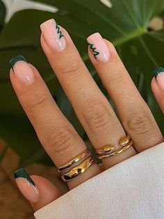 cute Christmas nails: emerald green French tips with simple tree accent Subtle Nails, Winter Nails Acrylic, Work Nails